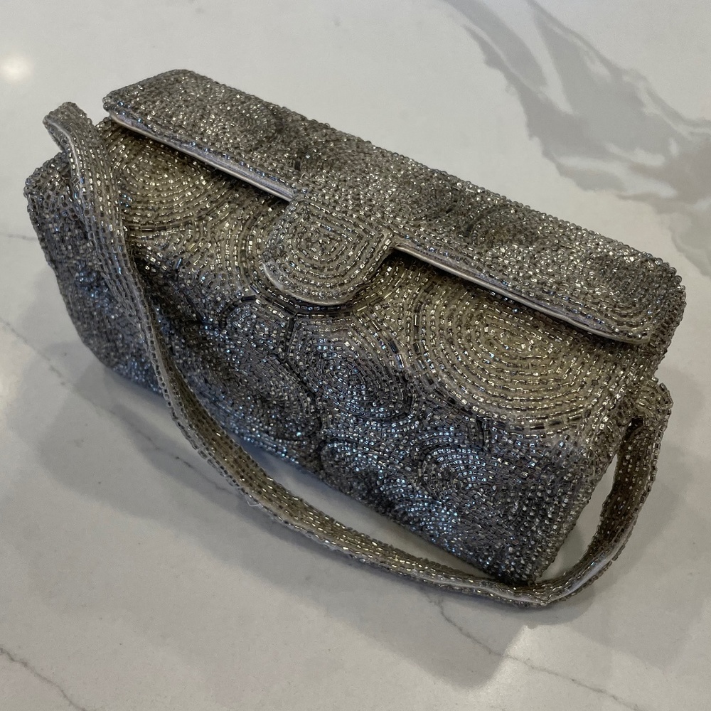 Walborg Vintage hand beaded luxury bag. Very clean. Check out inside pictures.